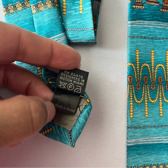 Tesoro Rosso Hand-Made 100% Silk Tie Blue Yellow Pedestals Jewelry String Print - Picture 3 of 8